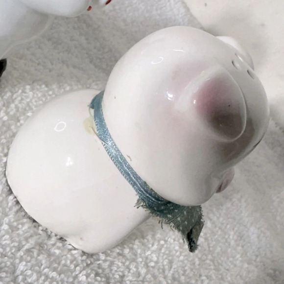 Vintage Ceramic Pig  Couple Salt & Pepper Shakers - Picture 5 of 10